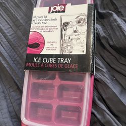 Joie Covered Ice Cube Tray