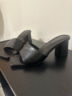 Black Square-Toe Block Heel Mules – Women’s 9
