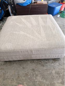 Ashley ottoman