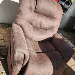 Power Lift Reclining Chair