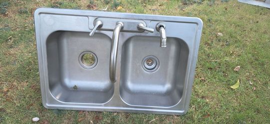 Kitchen Sink With Faucet 33x22x8