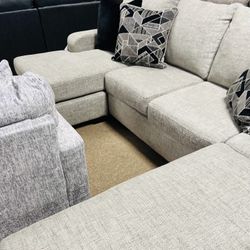 Beautiful Stunning Double Chaise Sectional!