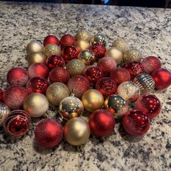 LOT OF RED & GOLD ORNAMENTS