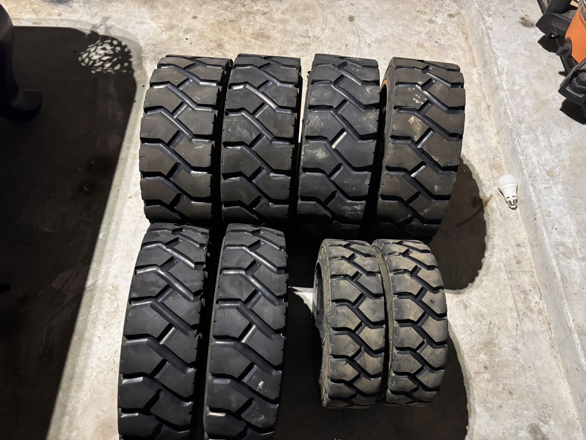 FORKLIFT TIRES