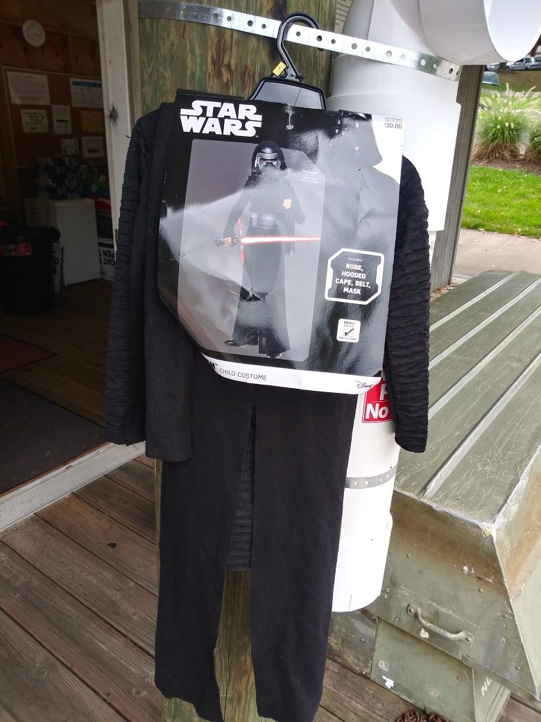 Kylo Ren Child Costume small 4-6 For 3-4 years