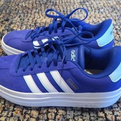 Women's Blue Adidas Sneakers LIKE NEW size 8.5