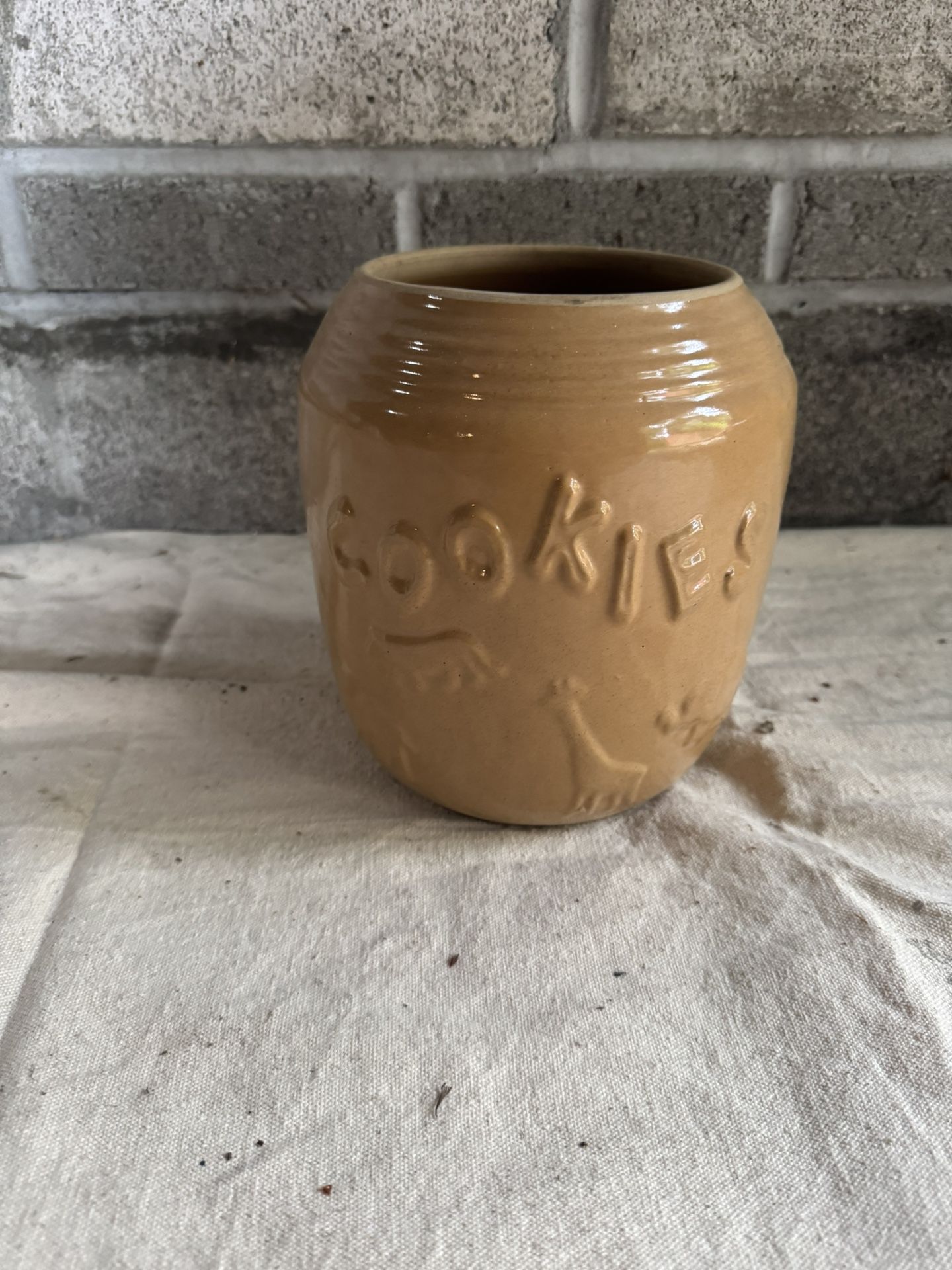 Vintage Light tan Ceramic COOKIE JAR Circus Zoo Animal ANIMAL CRACKERS Elephant