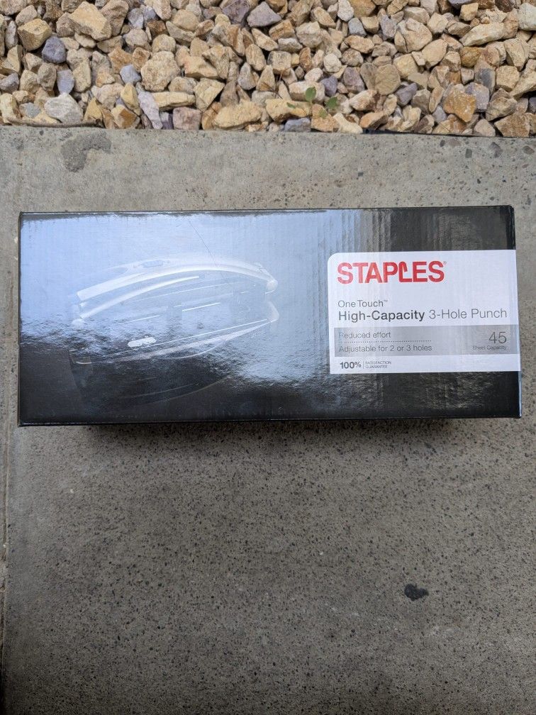 Staples High Quality 3 Hole Punch