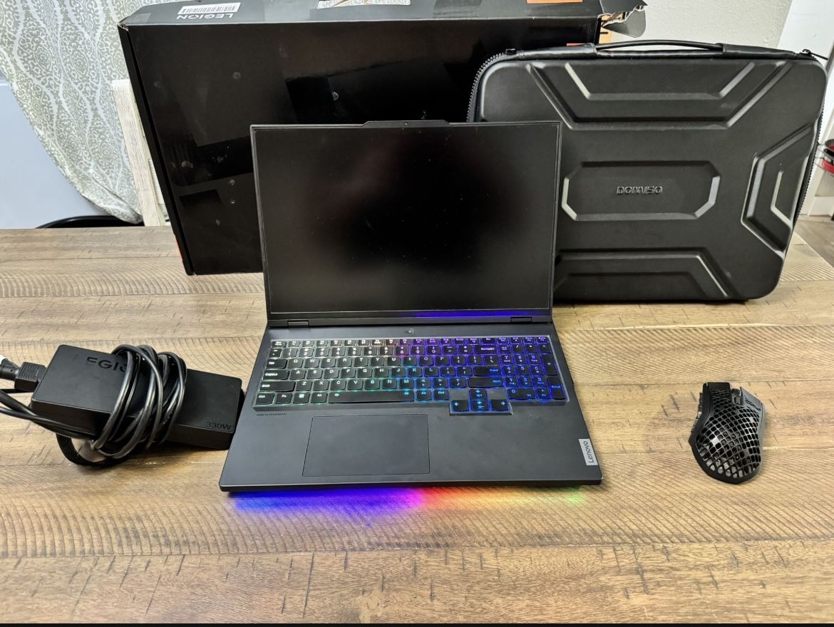Lenovo 16" Legion Pro 7i 16IRX8H Gaming Laptop (Onyx Gray) RTX 4080