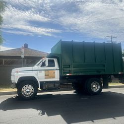dump truck 1990 Ford F-700