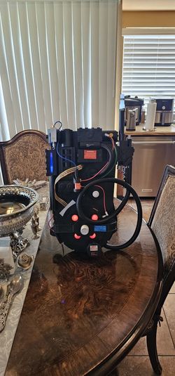 Ghostbusters Proton Pack Deluxe Light Up & Sound Replica / Slimer / Stay Puft / Collectible / Collector / Halloween / Movie / Cosplay / Costume / Toy
