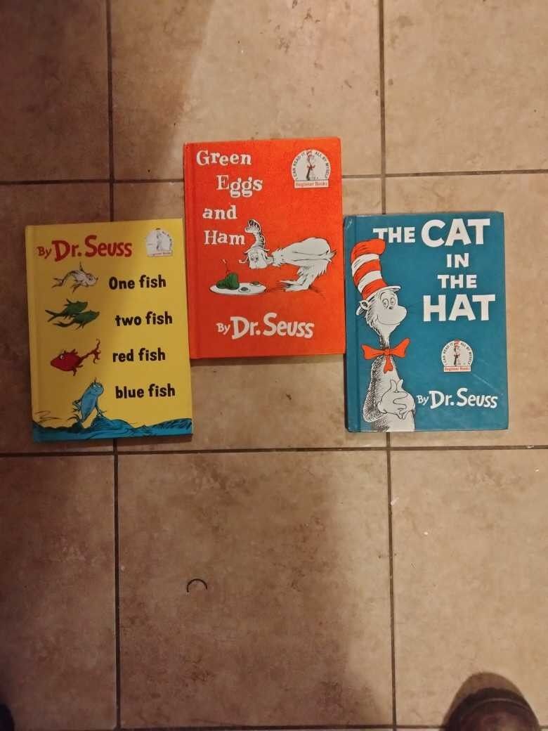 3 Dr. SEUSS books For Children. 