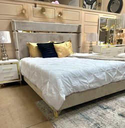 4 pc Upholstered E-King Bedroom Set! Cream FLOOR MODEL SPECIAL! 