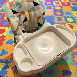 Fisher-Price Baby to Toddler High Chair SpaceSaver Portable Dining Seat & Booster with Washable Deep Tray & Liner, Windmill