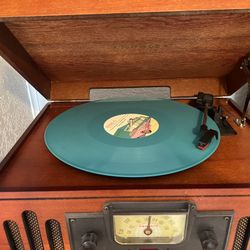 Crosley Record Player, CD And Radio Compatible.