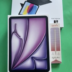 Apple IPad Air 11” ( M2 chip / 2024 Model) 128GB  with pen, keyboard case & Accessories 