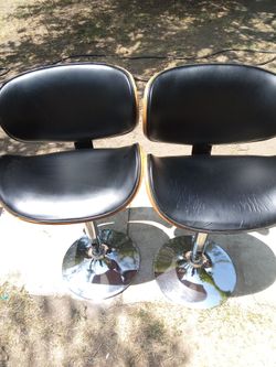 !! 2 Bar Stools Has Some Wear To Them