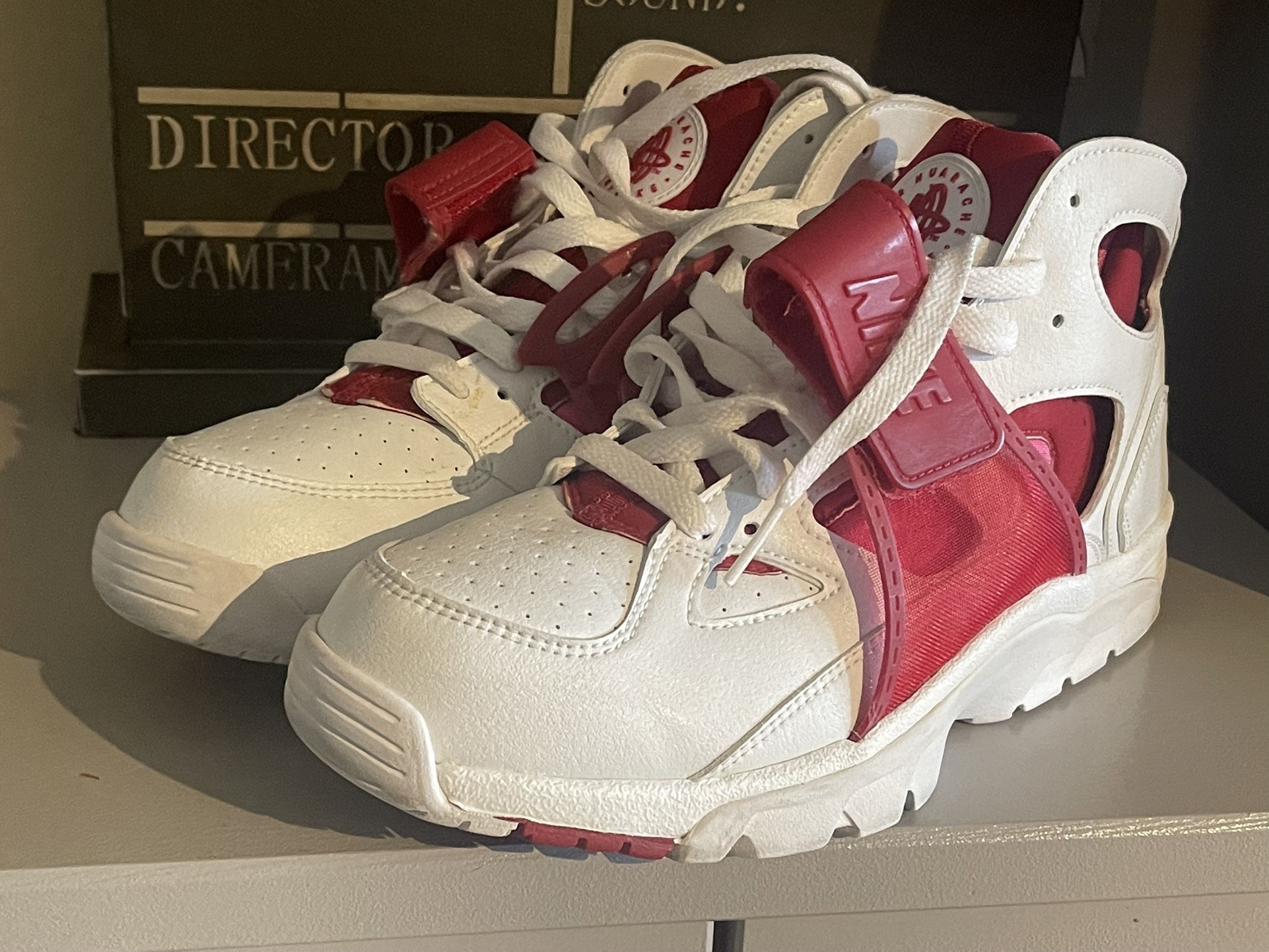 Nike Air Huarache Women's Size 10 Shoes WHITE / VARSITY RED-WATERMELON ❤️ VTG