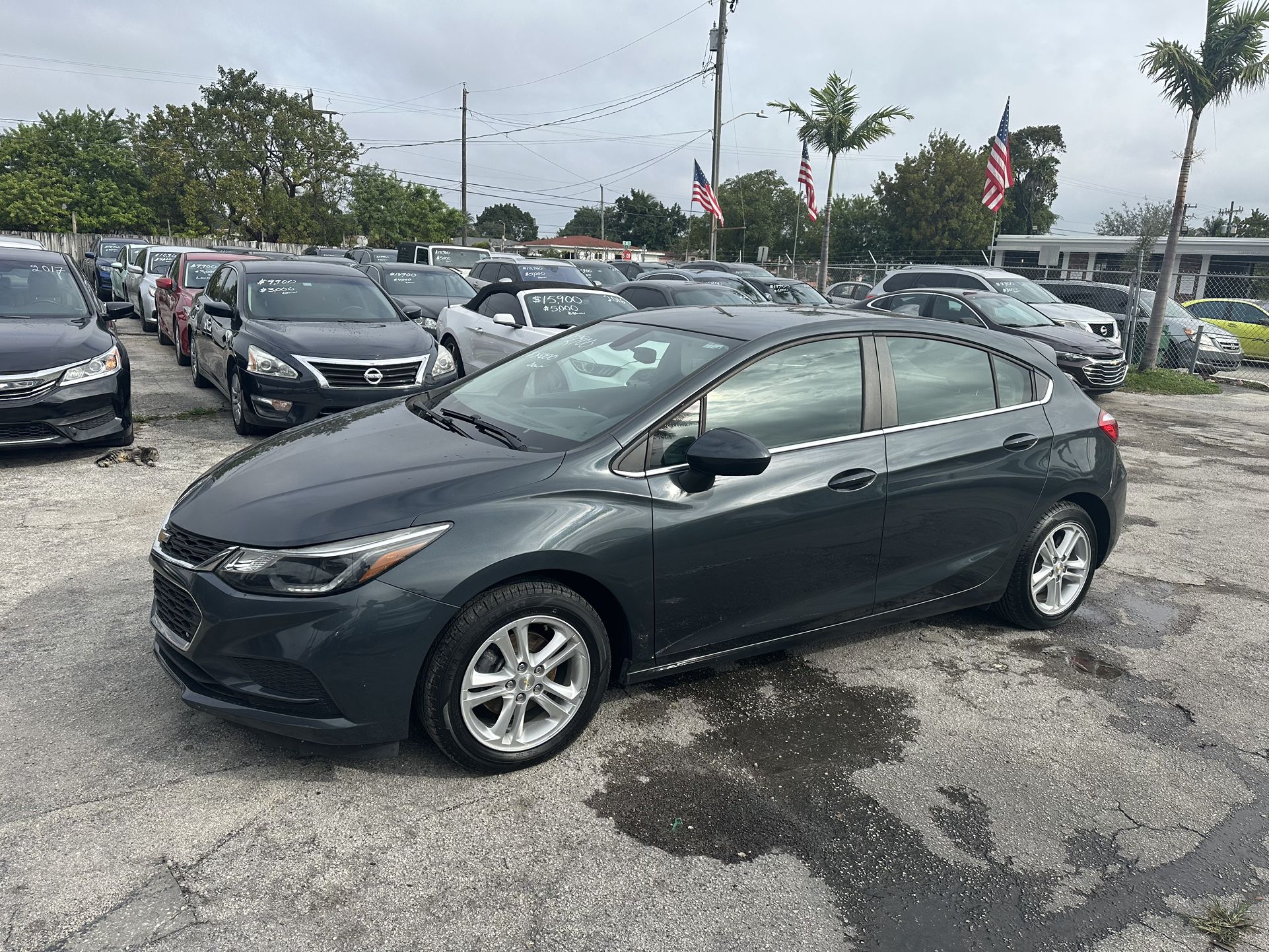 used 2018 chevrolet cruze - front view 2