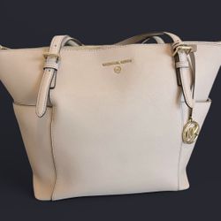 Baby Pink Michael Kors Shoulder Bag 