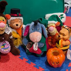 Holiday Winnie The Pooh And Friends 