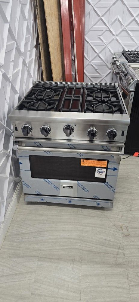 Brand New Viking Gas Range