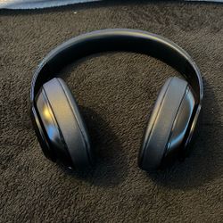 Beats Solo 4 (Willing To Negotiate)