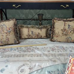 3 Decorative Pillows Orientalist Motif