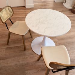 Dining table with 2 chairs