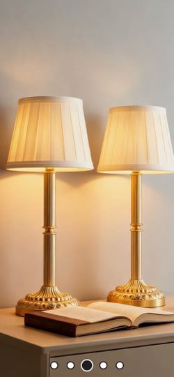 Rechargeable table lamps