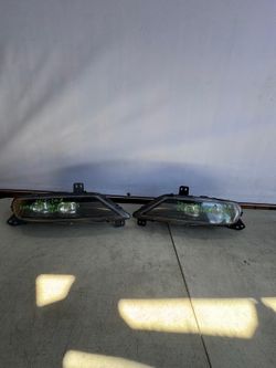 2015-2018 CRYSLER 300 RH/LH. FIG LAMPS. OEM