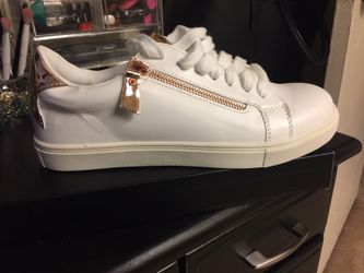Sneakers (white and rosegold)