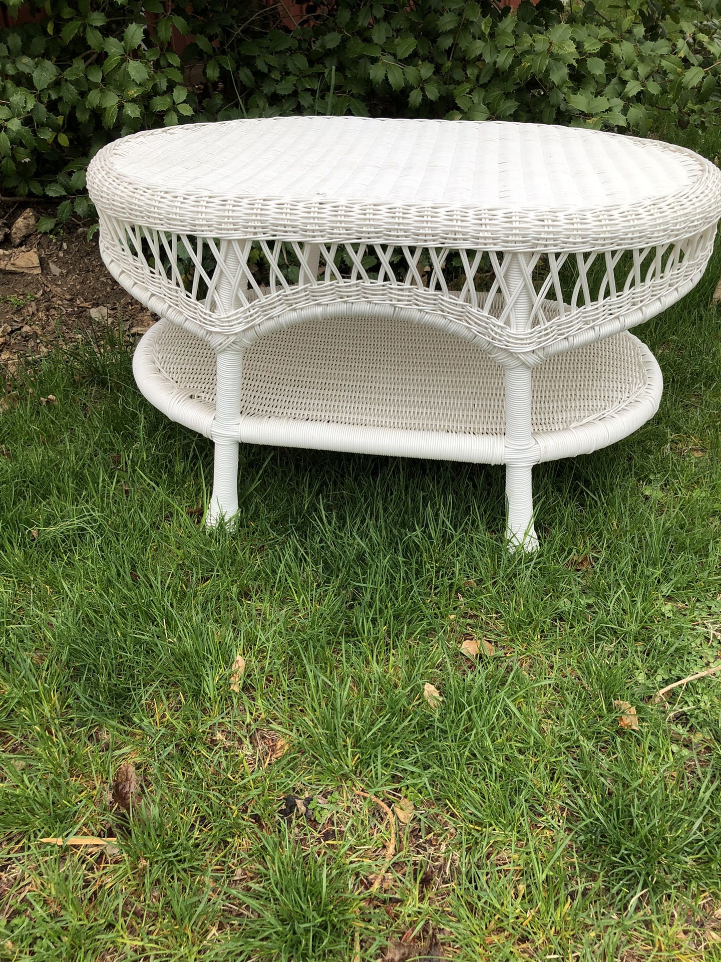 Can Vinyl Outdoor Furniture Be Painted: Expert Tips & Tricks