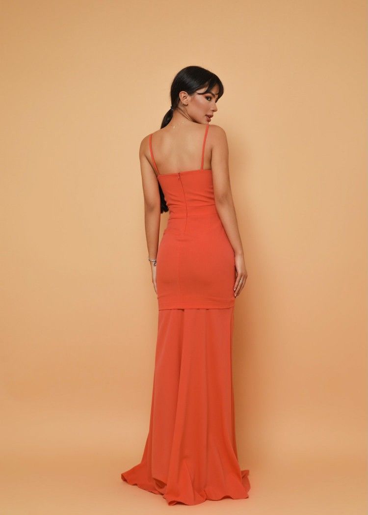 Long dress with layers in the skirt, slit and V-neck