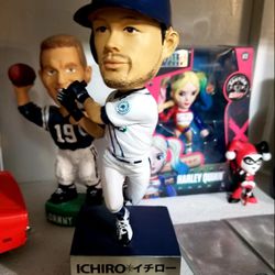 Ichiro Hit Count Bobble Head