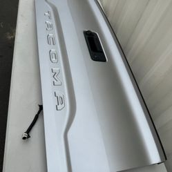 Tacoma Tailgate  2016-2023