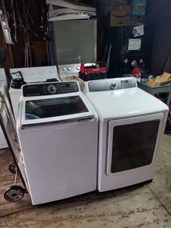 Samsung WASHER AND ELECTRIC DRYER Large Capacity