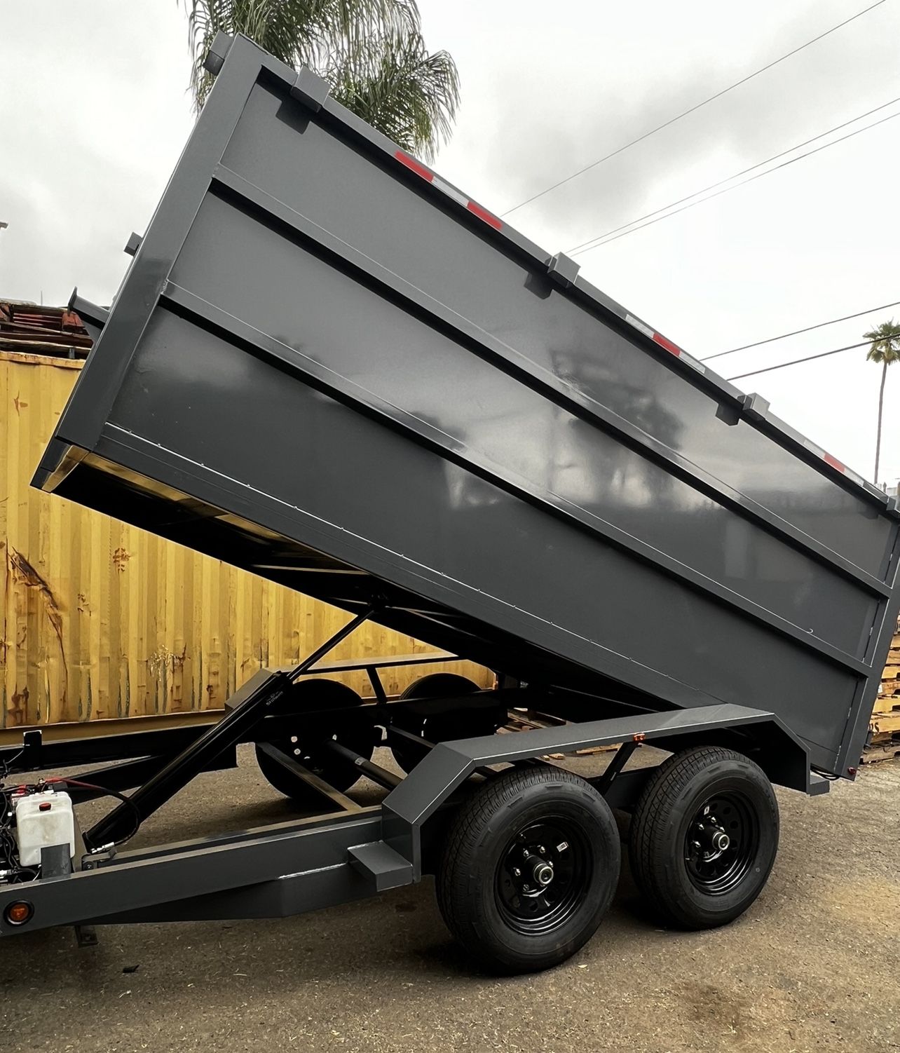 Smooth Walls Dump Trailer