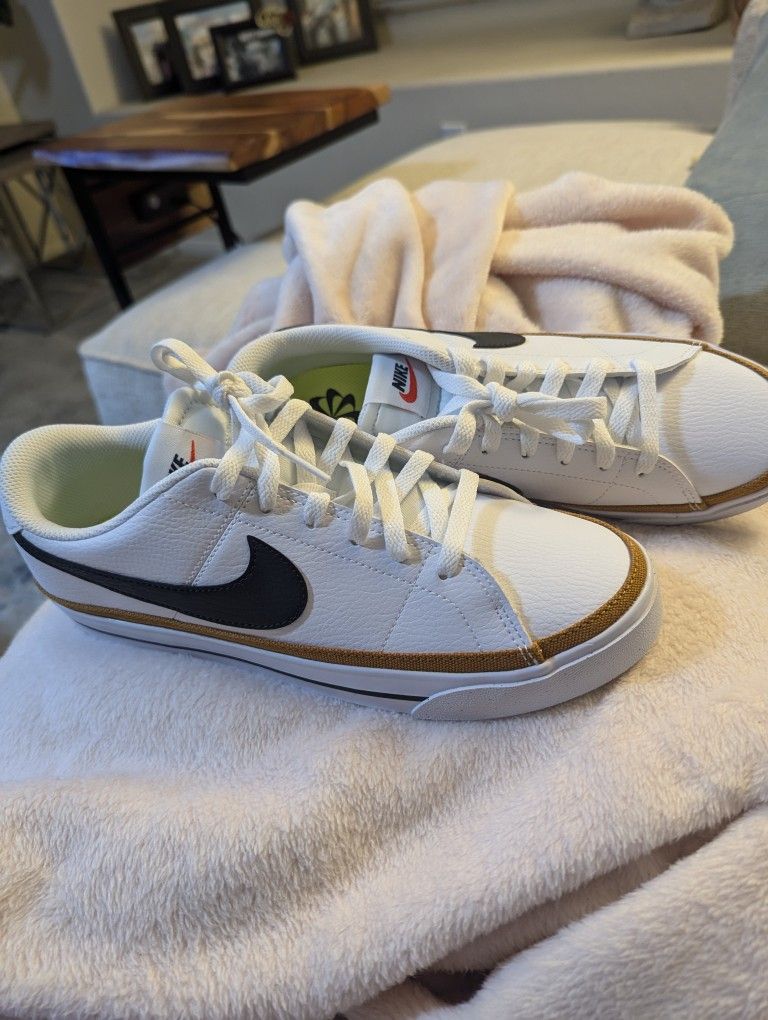 Women's Nike Court Legacy
