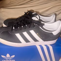 Adidas Gazelle Size 5.5 /Women’s 7