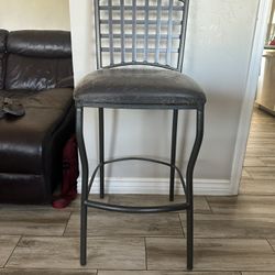 bar stool $25
