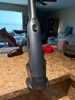 The shark hand held lightweight WANDVAC