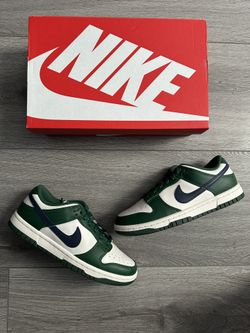 Nike Dunk Low “Gorge Green” Sizes 6 WOMEN 