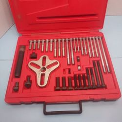 Snap-On CJ2001P 1 1/4" to 3 13/16" Bolt Grip Puller Set in Case