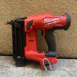 Milwaukee M18 FUEL 18-Volt Lithium-lon Brushless Cordless Gen II 18-Gauge Brad Nailer (Tool-Only)
