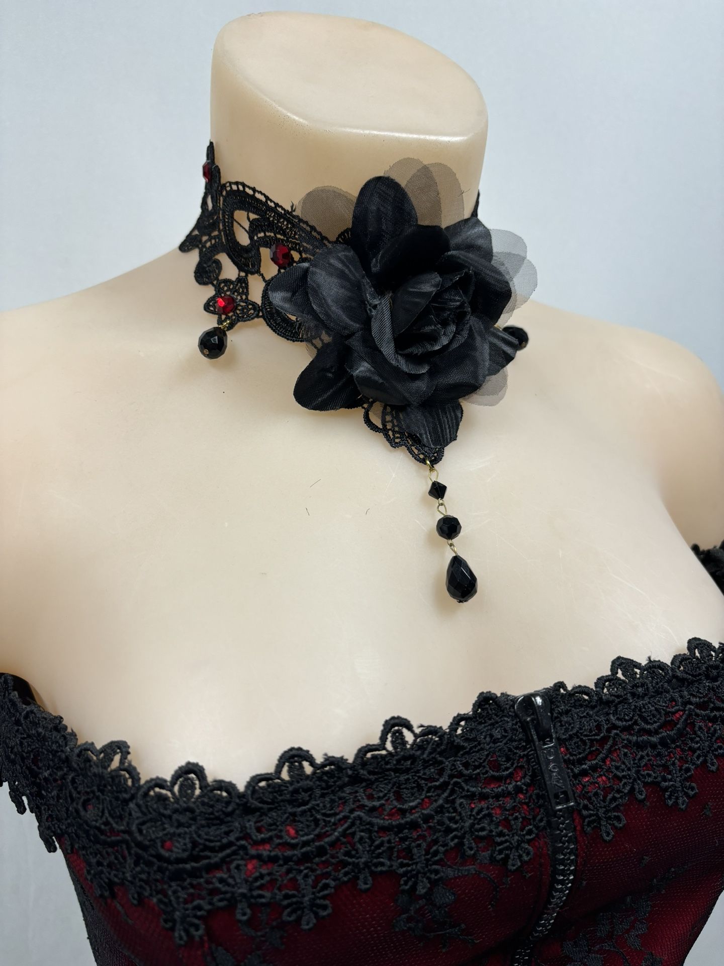 rose choker