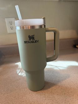Stanley Quencher Tumbler with Handle