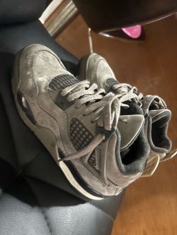 Kids Jordan 4’s sz 1