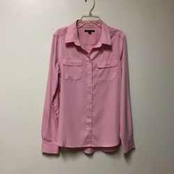 Women’s AMERICAN EAGLE 100% polyester pink long sleeve button down blouse… Size small