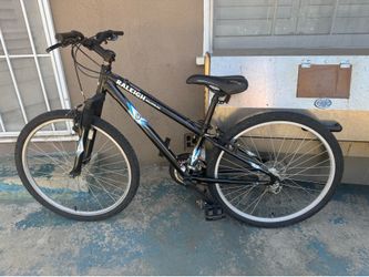 Raleigh M200 26" Mountain Bike – 21-Speed, Front Suspension, Ready to Ride